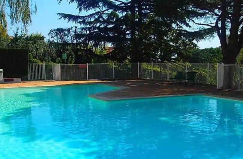 Appartement A Avec Piscine *